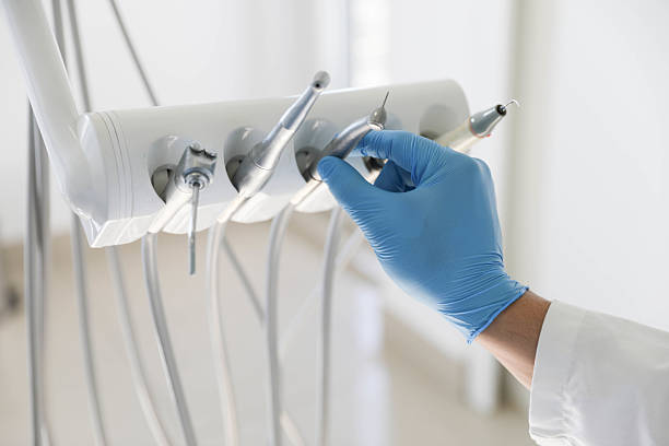 Professional Emergency Dentist technician working in Valle Vista, CA